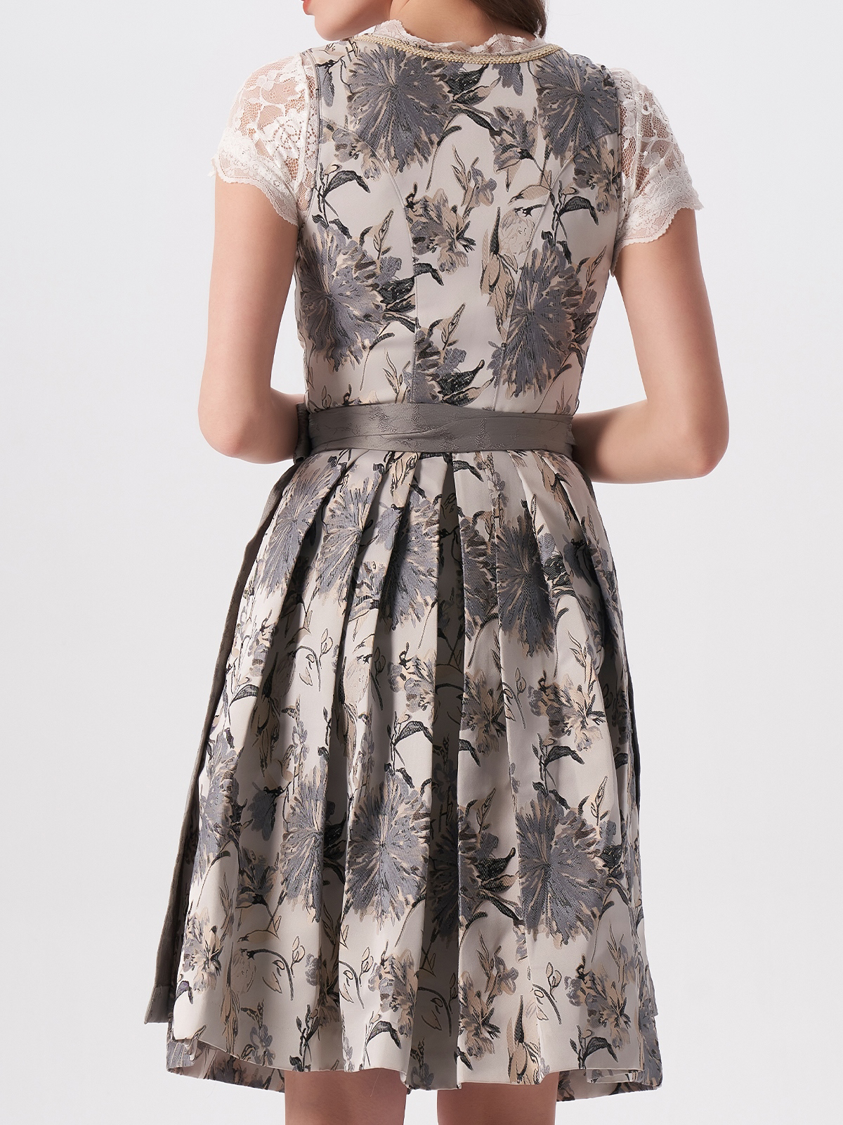 Modernes Dirndl in Grau