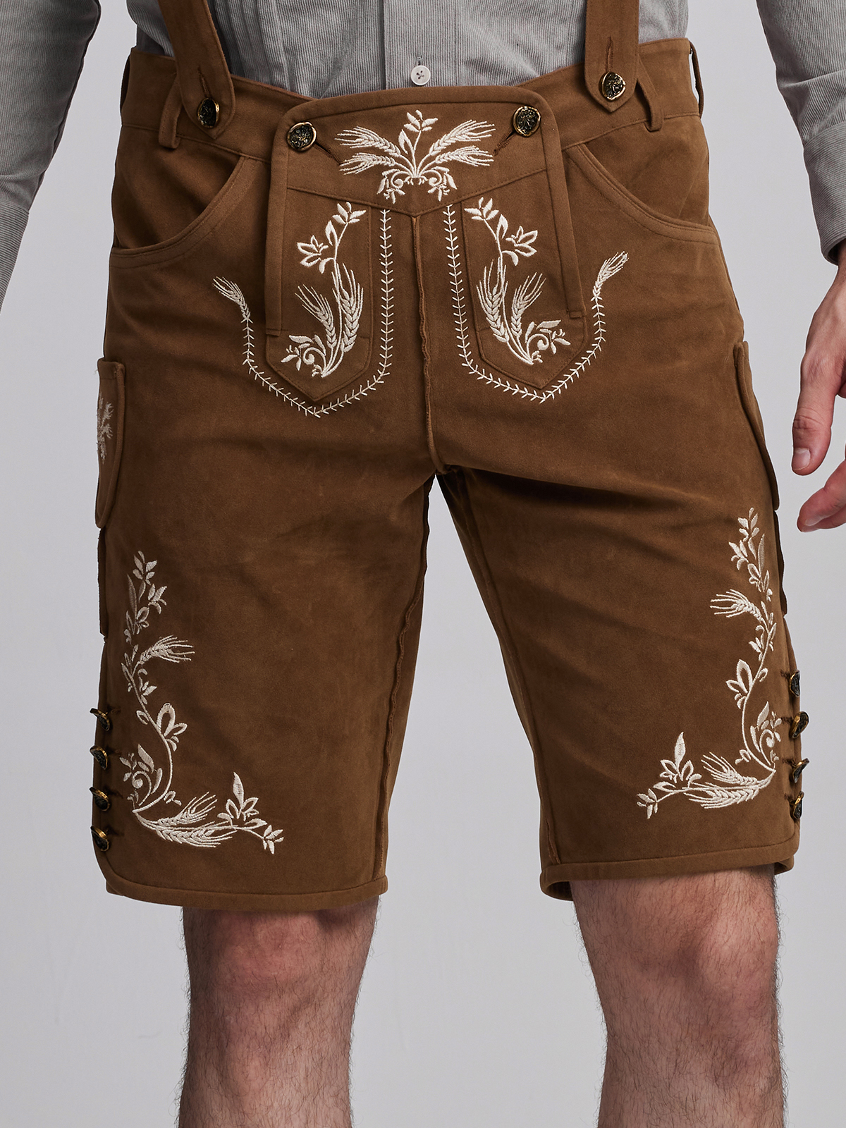 Modernes schwarzes Dirndl mit schlanker Silhouette