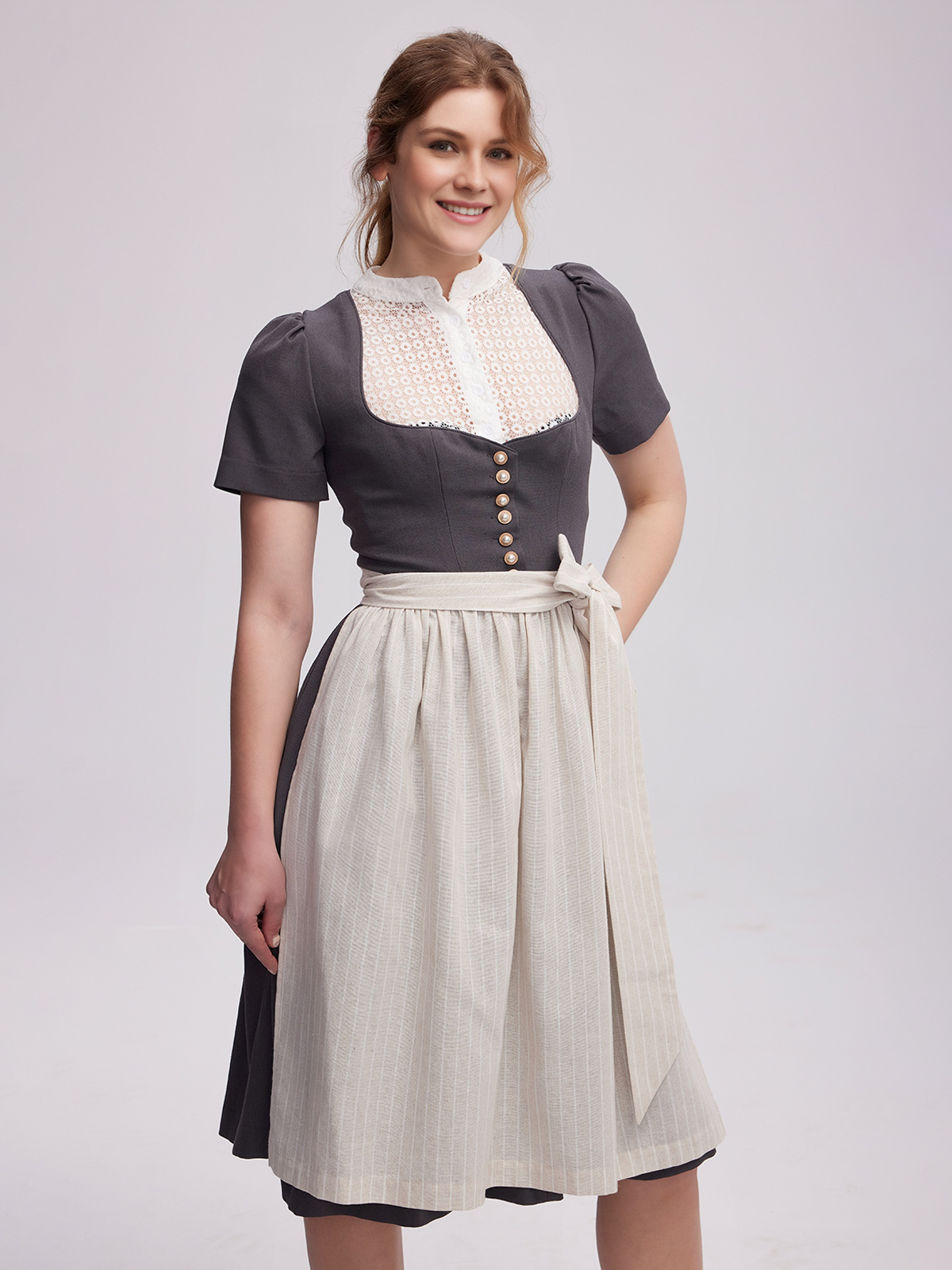 Ehreer Dirndl in Grau