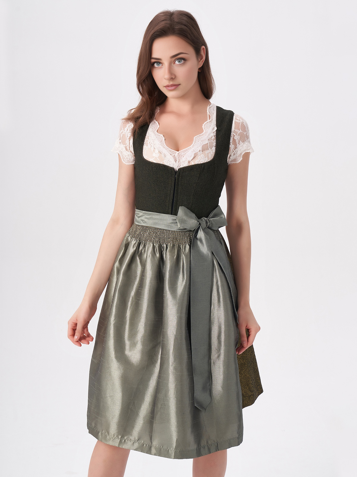 Dirndl mit Blumenstickerei