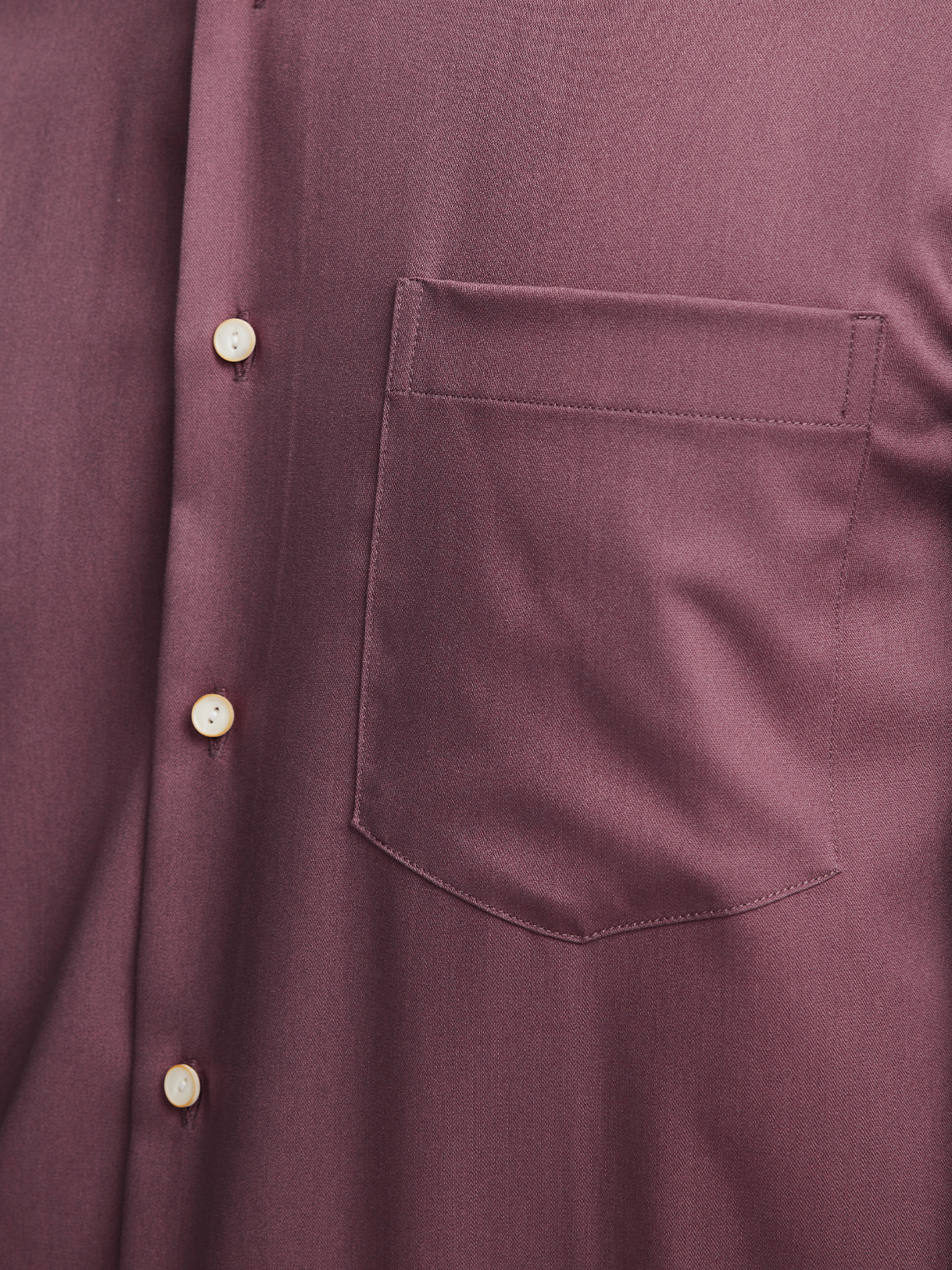 Dirndl in Rosa mit feinen Details