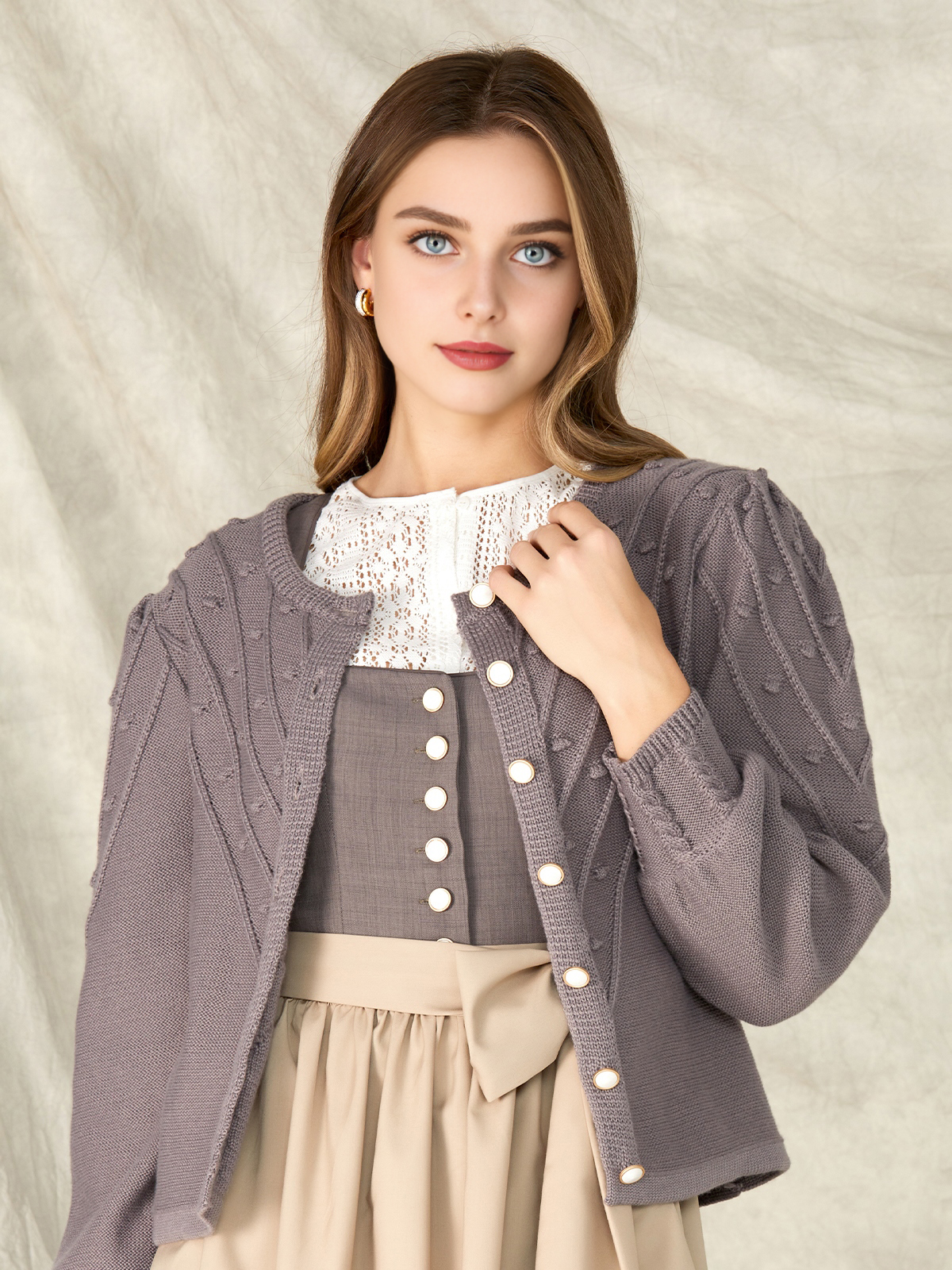 Modernes Dirndl in Grau