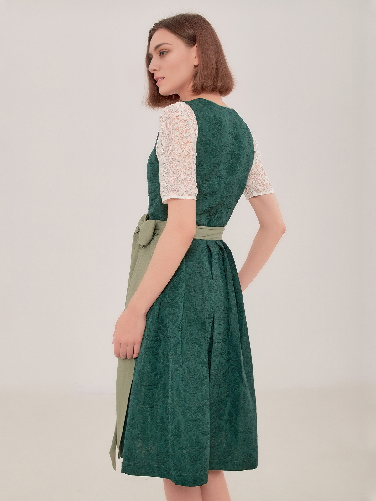 Modernes grünes Dirndl von Ehreer