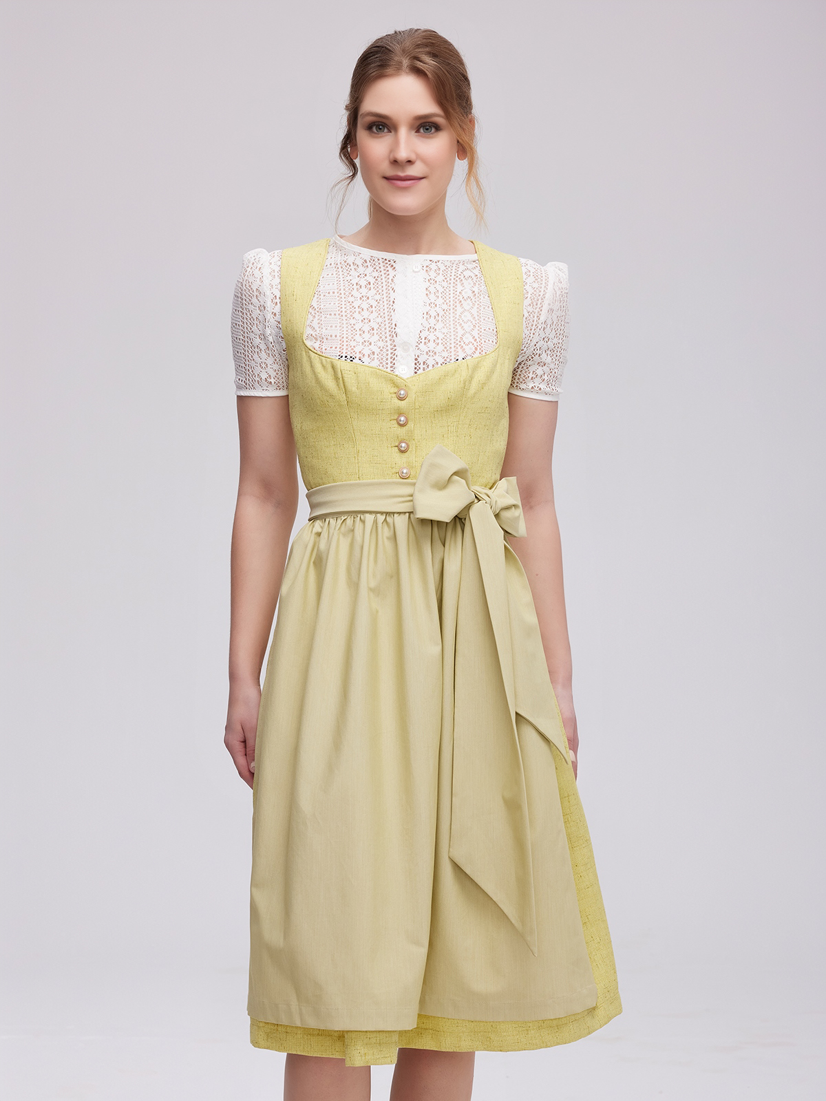 Modernes Dirndl in Gelb
