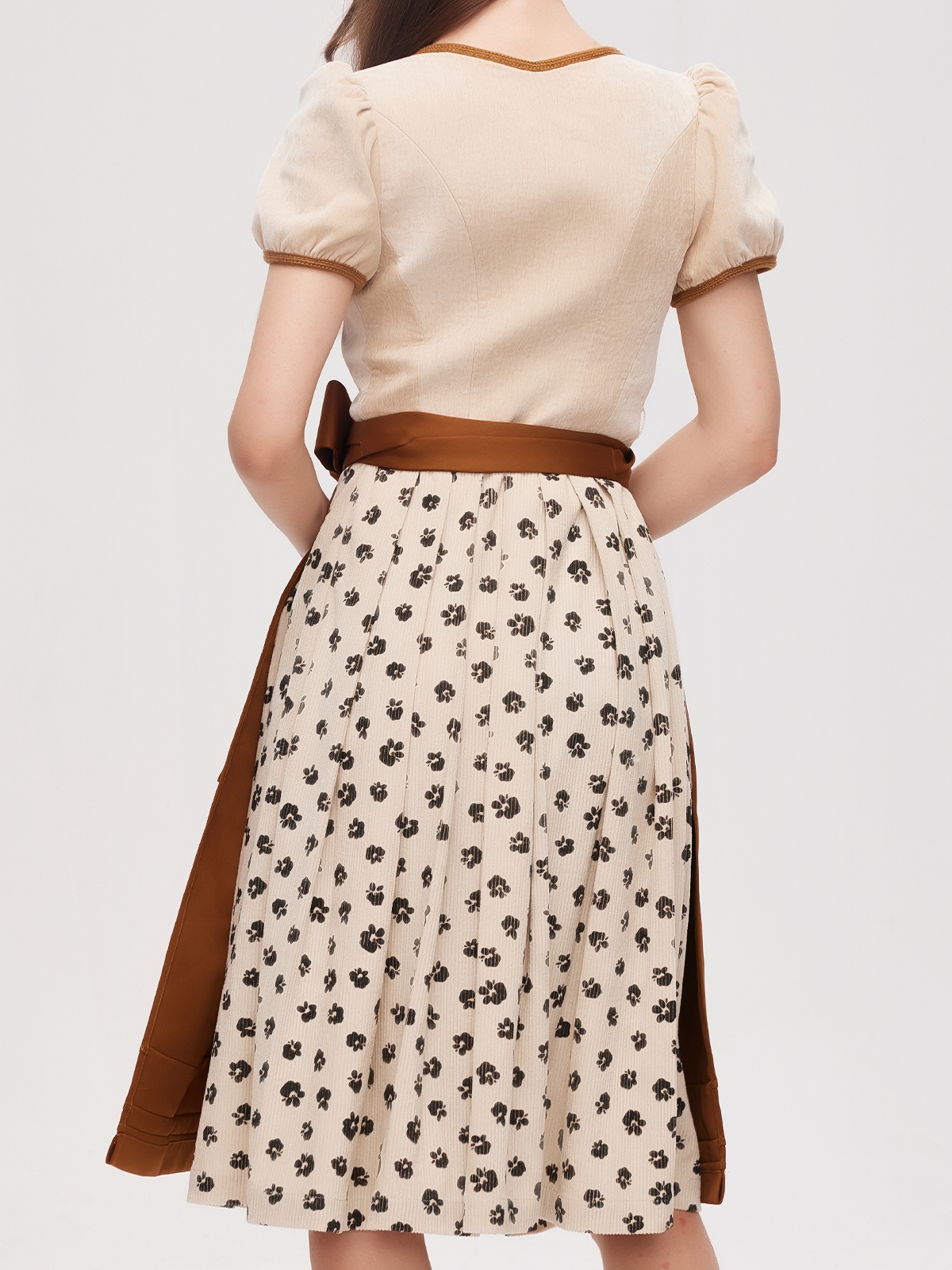 Dirndl Blau Samt in eleganter Ausführung